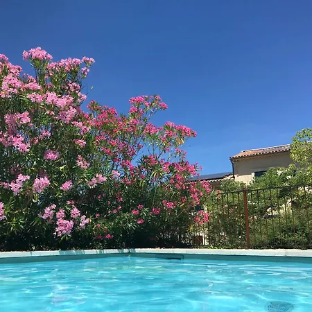 Spacieuse Avec Piscine A Vila