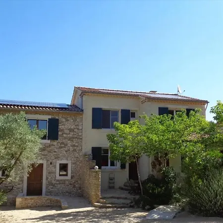 Vila Spacieuse Avec Piscine A *