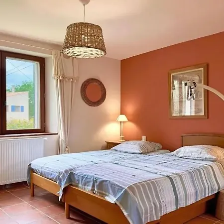 Spacieuse Avec Piscine A Vila Saint-Michel-d'Euzet