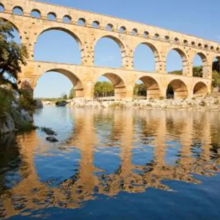 Spacieuse Avec Piscine A *